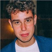 Profesor que imparte todo tipo de materias del colegio (hasta 6 de primaria) con título c1 de inglés